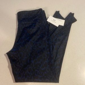 NWT Halston blue cheetah print leggings